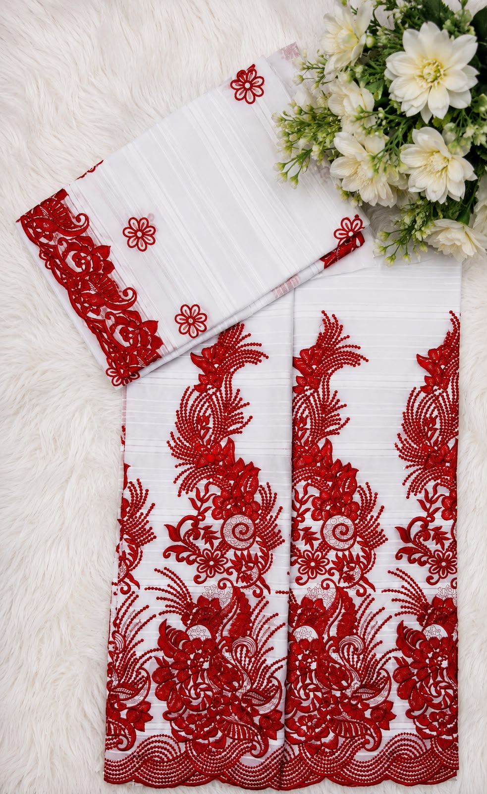 Salouva orange vif brodée rouge et rose motifs paons et fleurs avec sequins