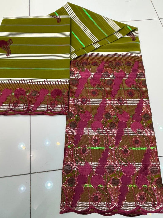 Salouva tissu brodé rouge vif et argent blanc cristal motifs grandes fleurs rondes iridescentes