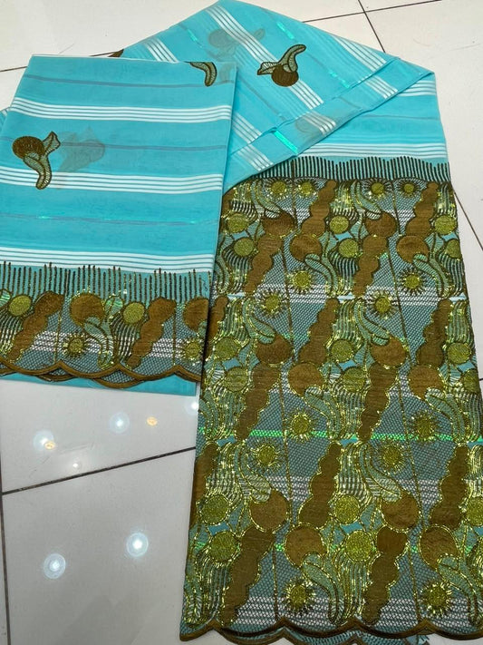 Salouva tissu brodé ivoire nacré et vert olive doré motifs éventails coquillages royaux en relief