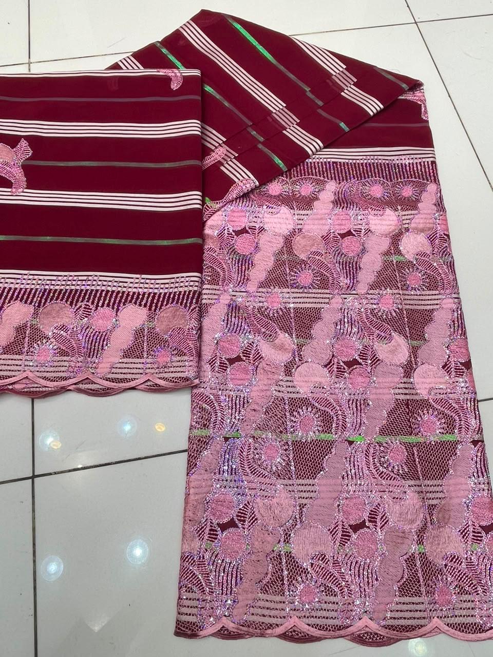 Salouva tissu brodé bleu marine et or rosé motifs éventails floraux