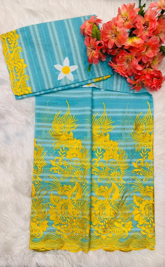 Salouva blanc brodée vert émeraude avec perles et sequins motifs floraux