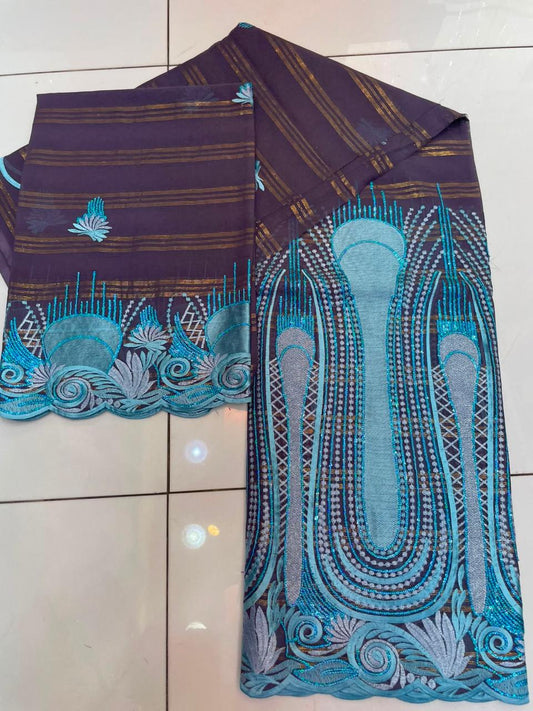 Salouva tissu dentelle brodé vert émeraude motifs plumes feuilles acanthe et fleurs