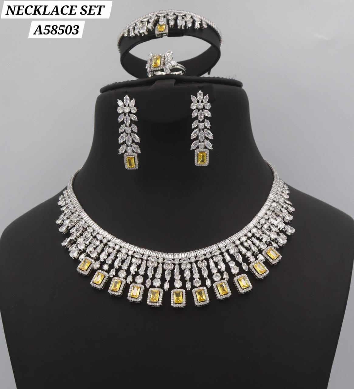 Parure choker set doré pendentifs gouttes cristal zircons réf A35397