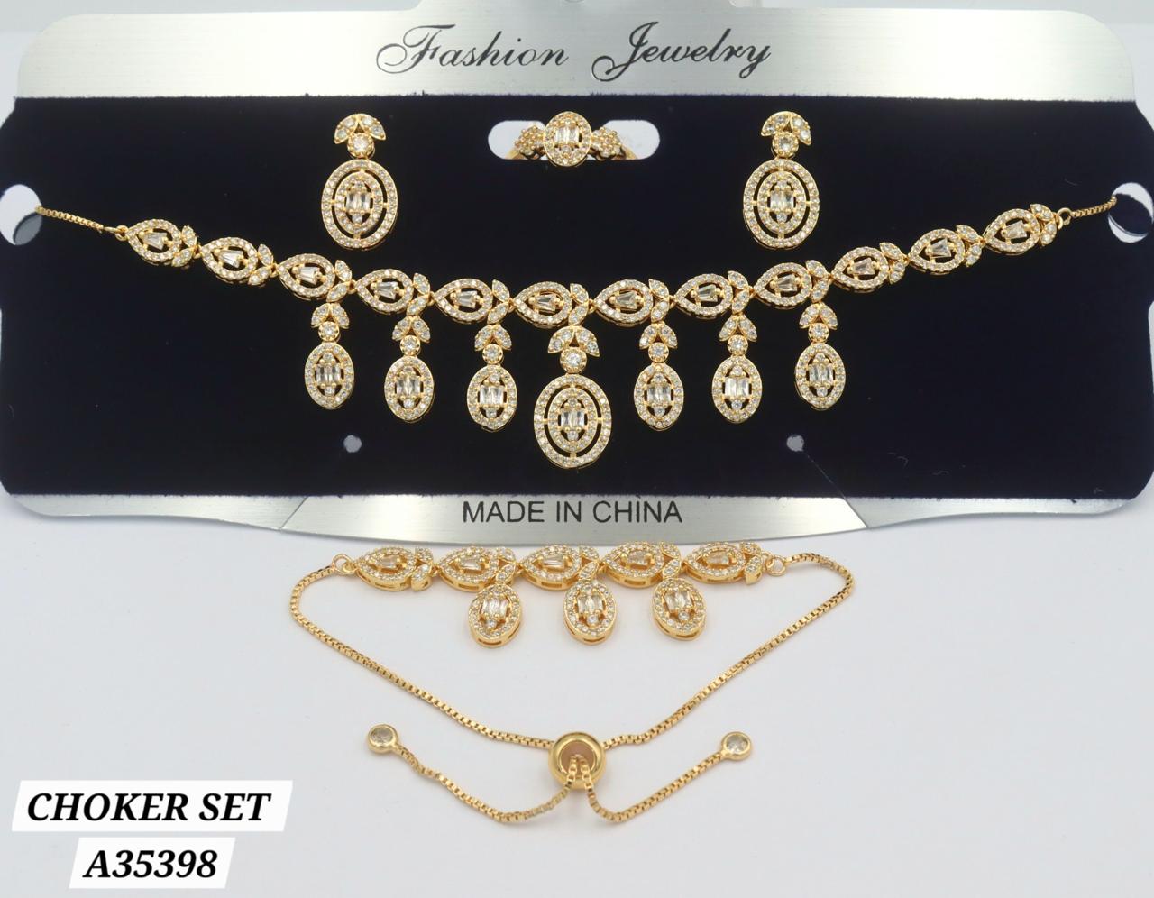 Parure choker set doré motifs arabesques pavés zircons édition orient
