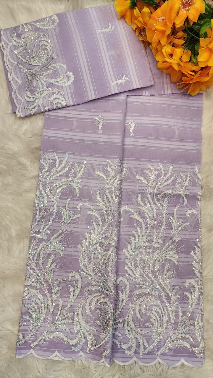 Salouva lilas brodée vert sauge motifs feuillages et fleurs