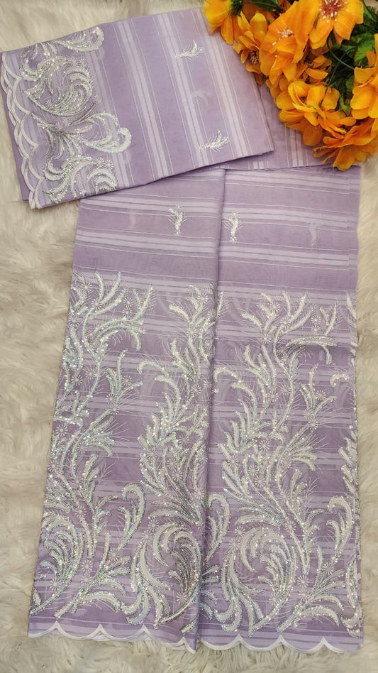 Salouva lilas brodée vert sauge motifs feuillages et fleurs