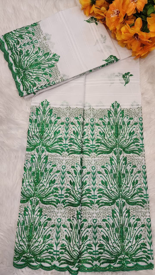 Salouva ocre doré brodée blanche et argentée motifs floraux denses