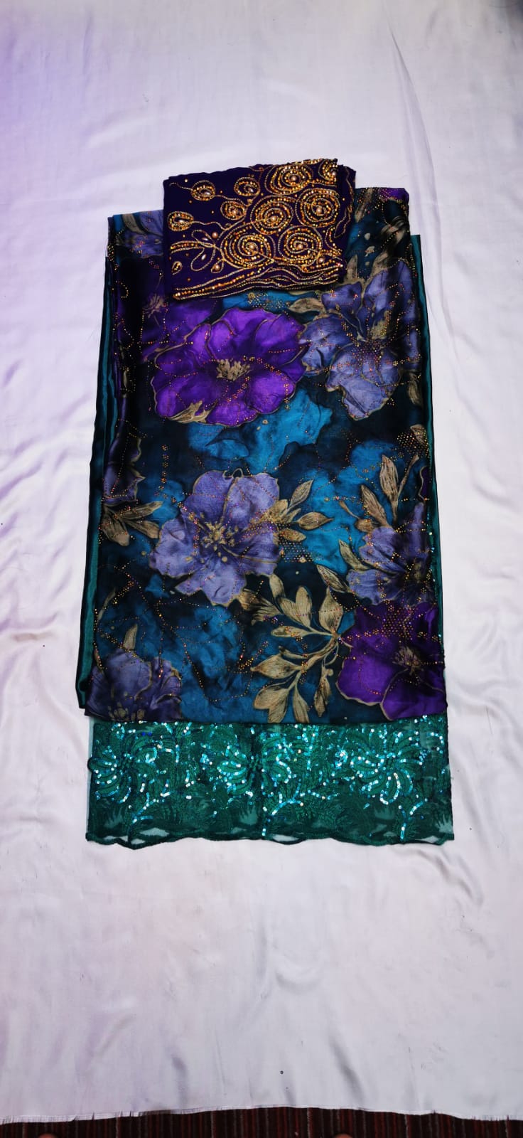 Salouva 3 pièces vert émeraude et violet floral brodé