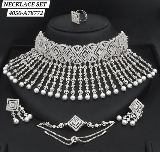 Parure collier argenté avec perles gouttes et zircons marquise réf A58493