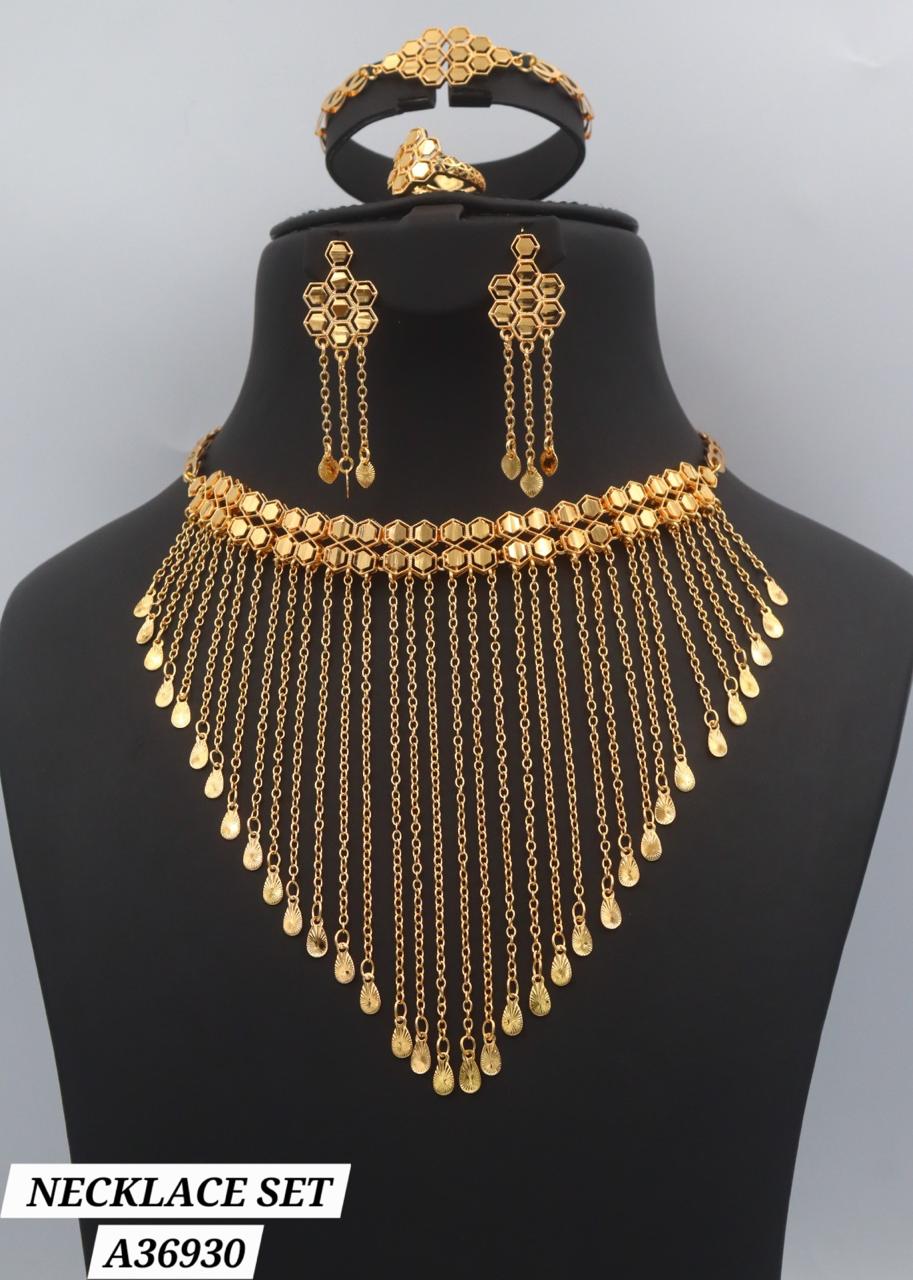Parure bijoux dorée 5 pièces collier arabesque et sautoir pendentif or