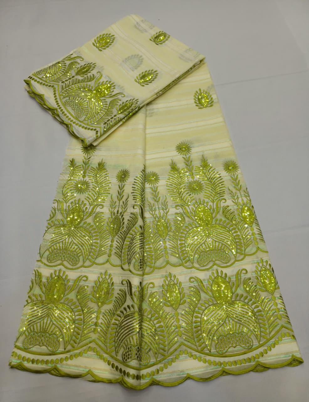 Tissu Salouva vert citron avec broderies florales brillantes