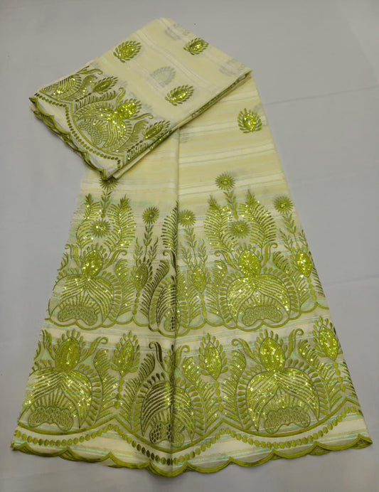 Tissu Salouva vert citron avec broderies florales brillantes