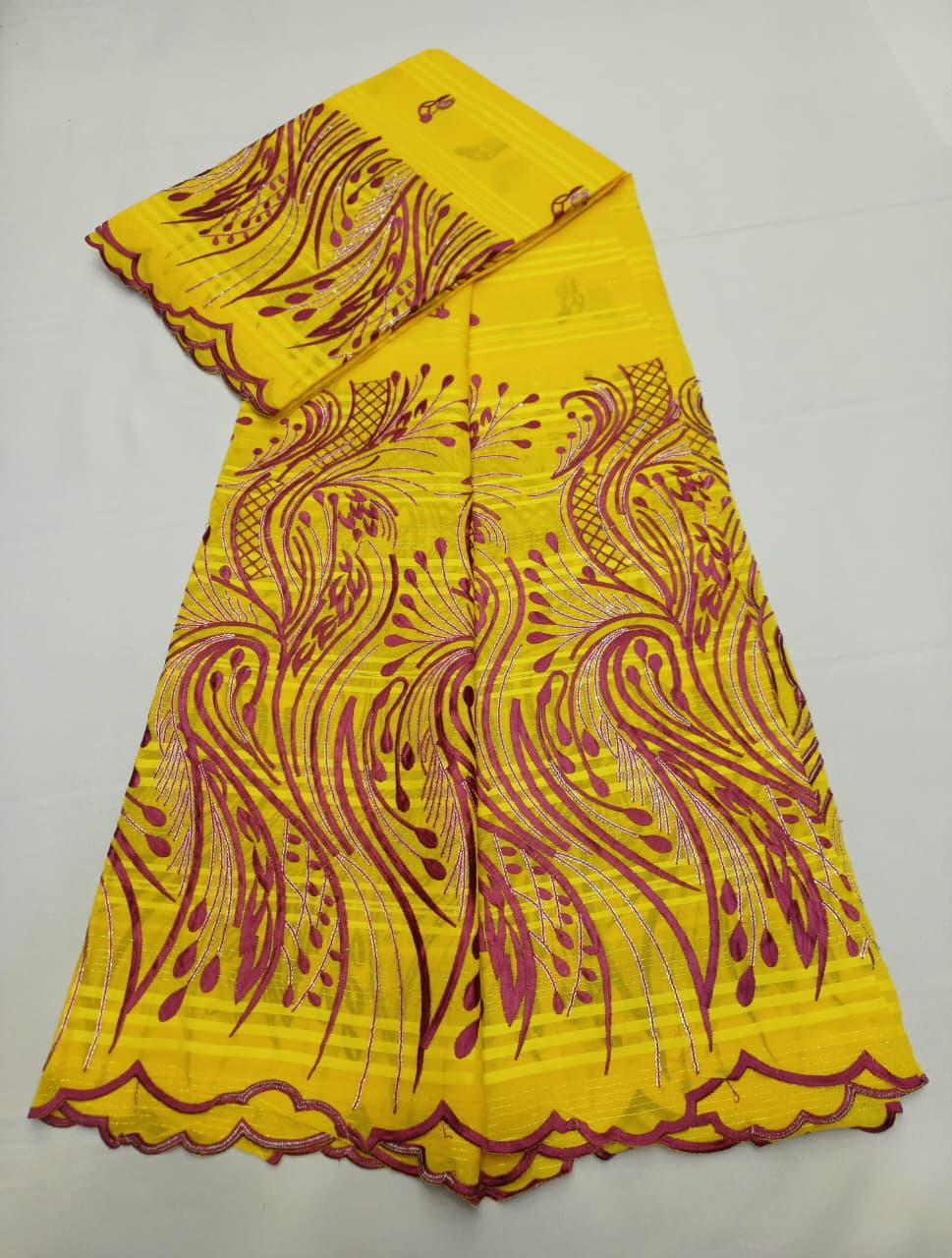 Tissu dentelle africain orange avec broderies turquoise sequins