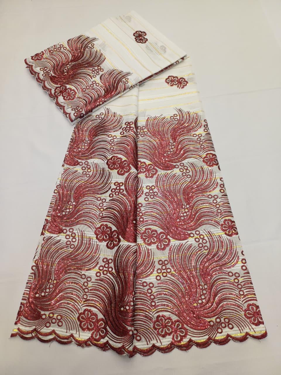 Tissu dentelle africain rose pâle avec grandes fleurs roses
