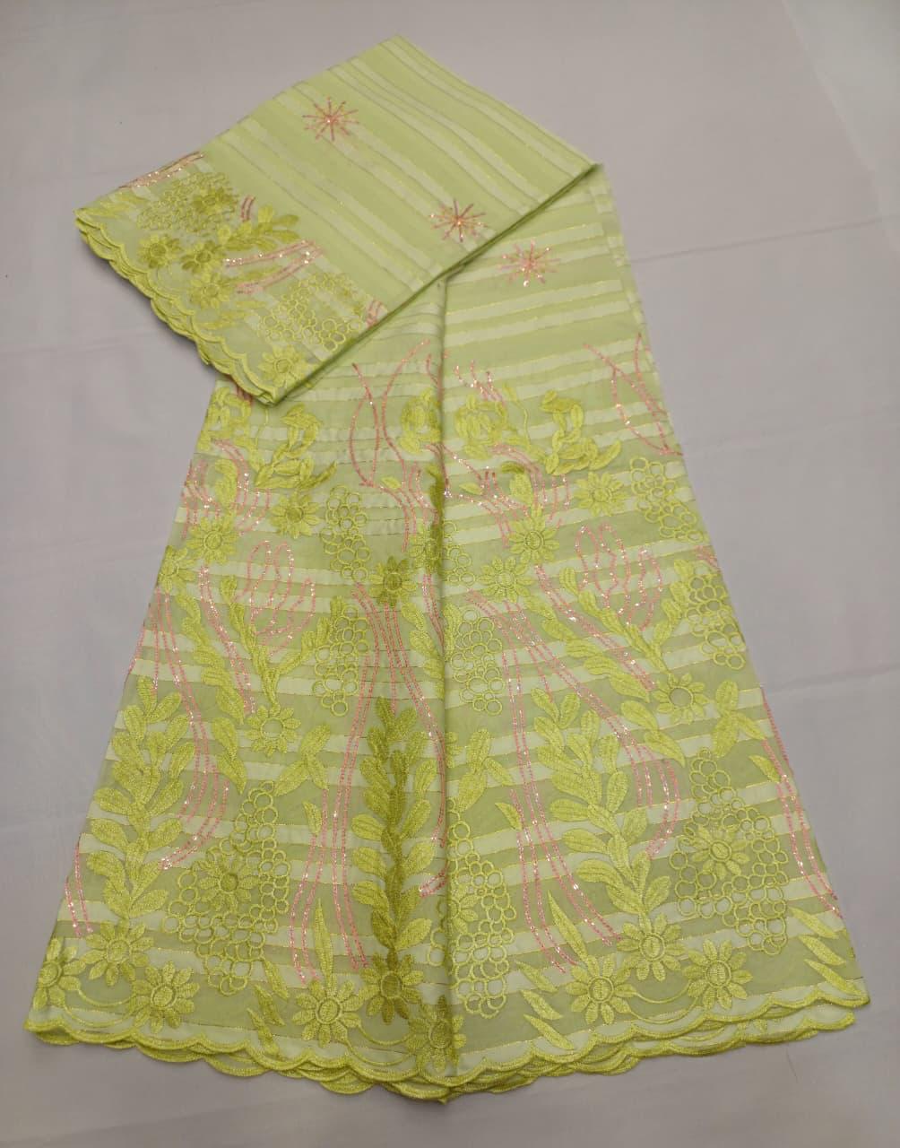 Tissu dentelle africain blanc avec broderies taupe dorées scintillantes