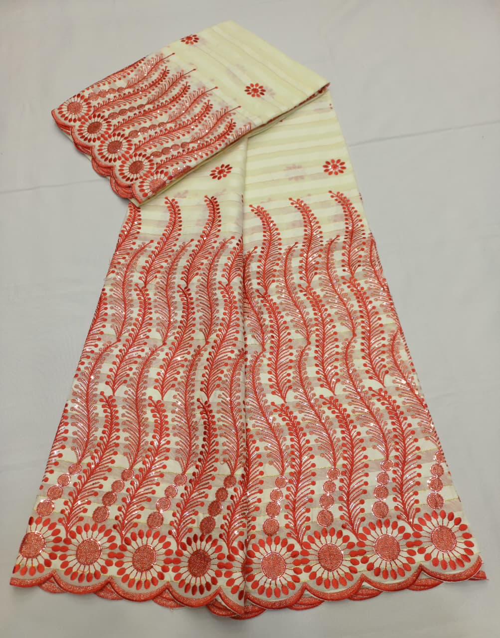 Tissu Salouva bleu roi avec motifs feuillage rose poudré brillants